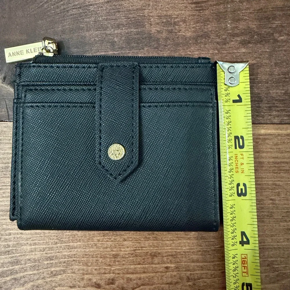 Anne Klein Black Saffiano Bifold Wallet Gold Lion Logo Zipper Pocket Card Holder